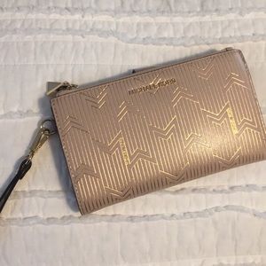 🌸 ONE DAY SALE 🌸 Michael Kors Wallet Wristlet